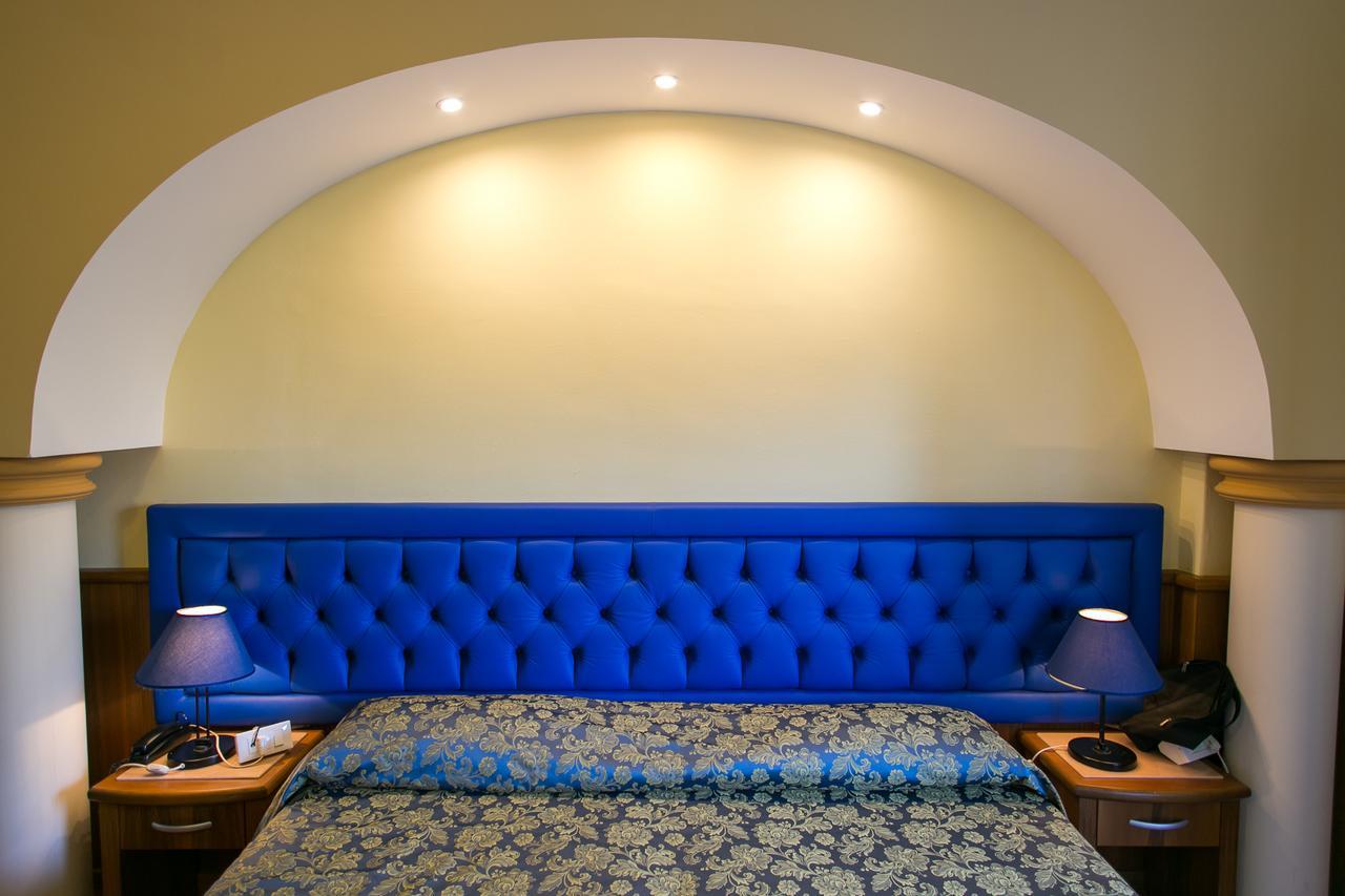 Hotel Panoramic Giardini Naxos Dış mekan fotoğraf