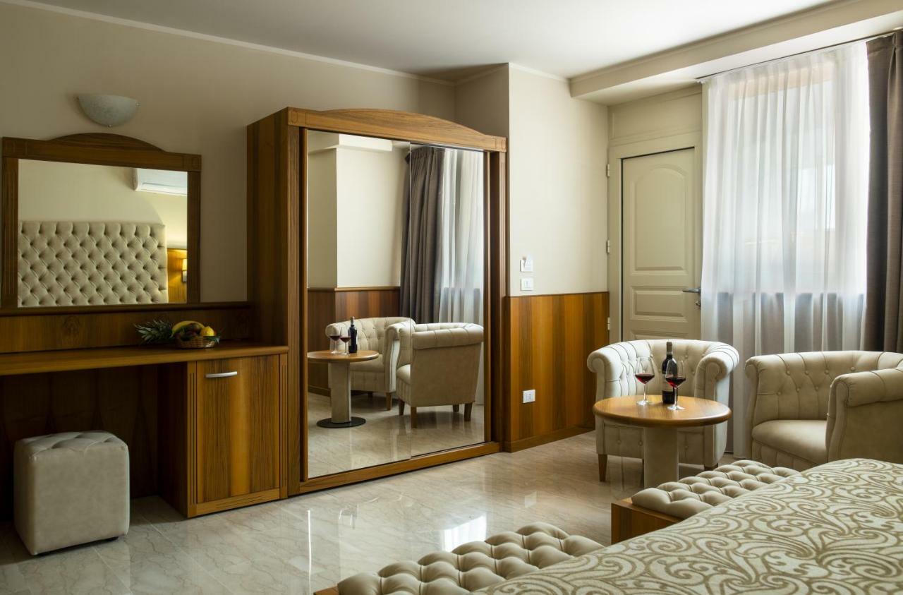 Hotel Panoramic Giardini Naxos Dış mekan fotoğraf